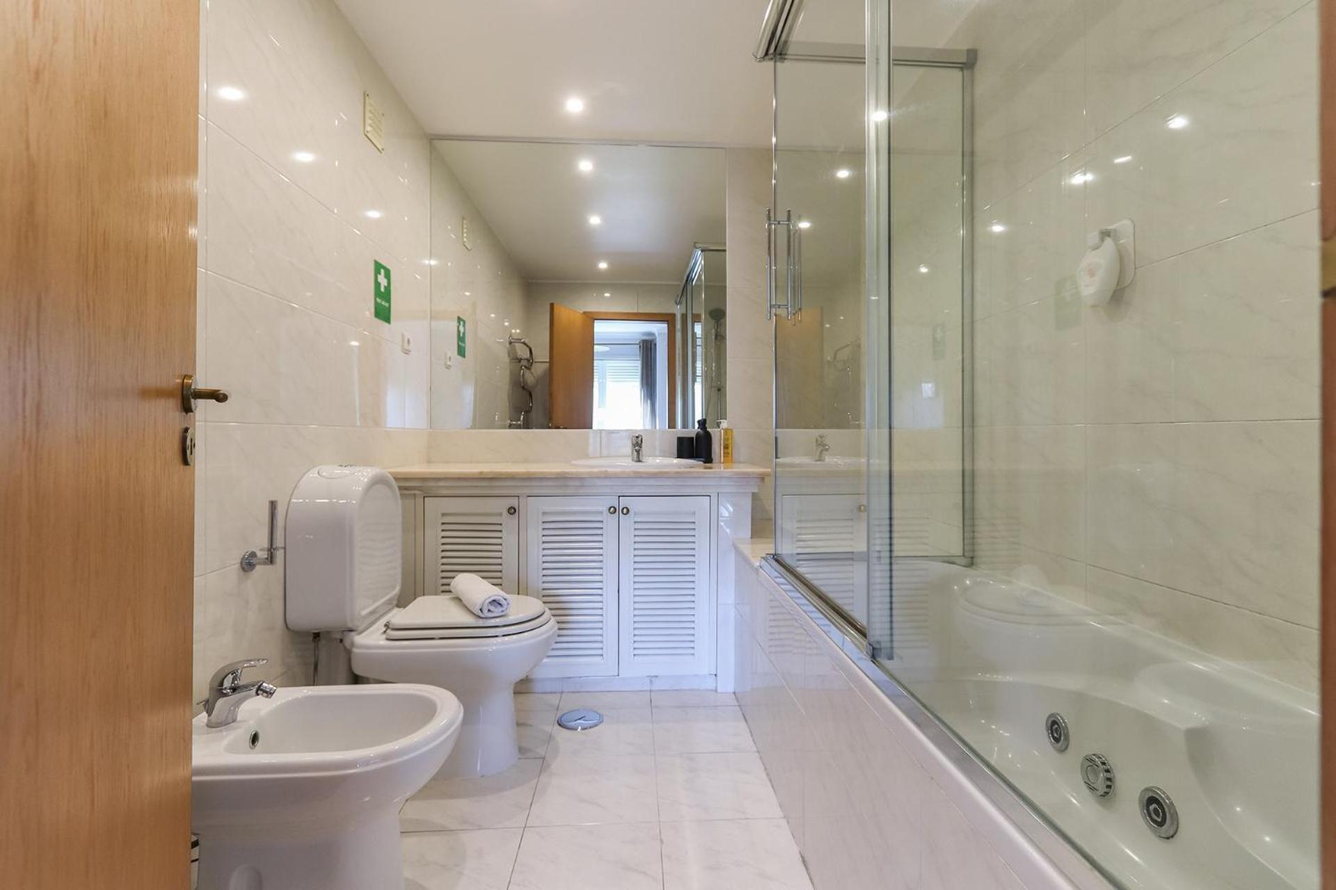 Telheiras Premium By Homing Apartment Lisbon Bagian luar foto